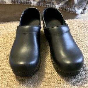 Sanita Brand new black leather Cabrio Sanita clogs.